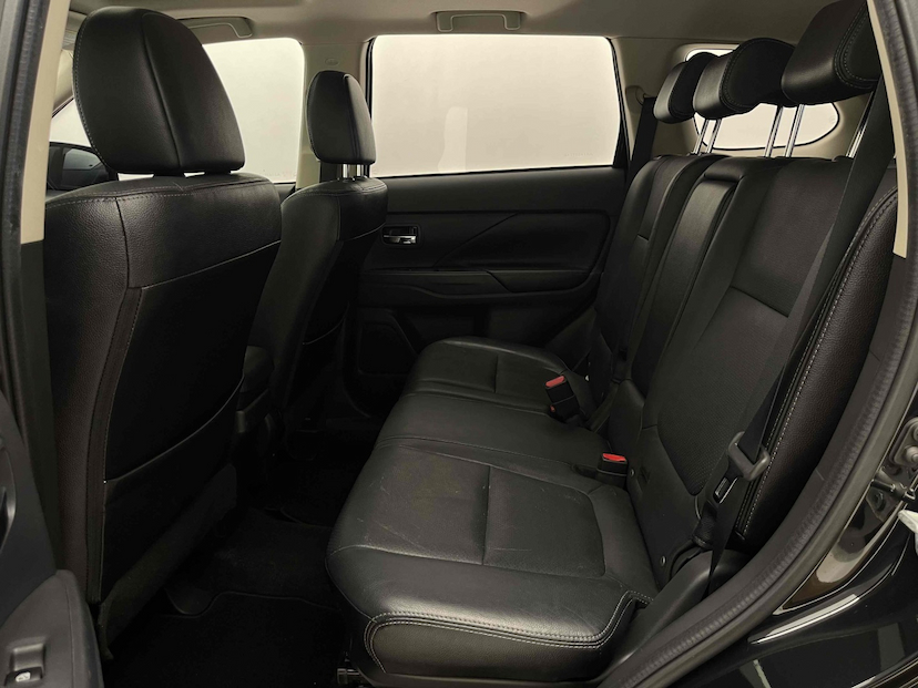 Foto do veículo MITSUBISHI OUTLANDER 2.0 COMFORT 16V GASOLINA 4P AUTOMÁTICO 2018 29.418 KM 118.900,00