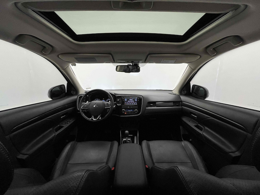 Foto do veículo MITSUBISHI OUTLANDER 2.0 COMFORT 16V GASOLINA 4P AUTOMÁTICO 2018 29.418 KM 118.900,00