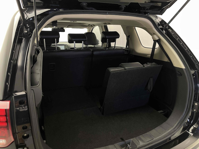 Foto do veículo MITSUBISHI OUTLANDER 2.0 COMFORT 16V GASOLINA 4P AUTOMÁTICO 2018 29.418 KM 118.900,00