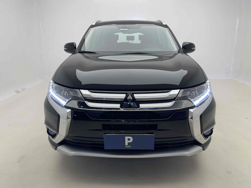 Foto do veículo MITSUBISHI OUTLANDER 2.0 COMFORT 16V GASOLINA 4P AUTOMÁTICO 2018 29.418 KM 118.900,00