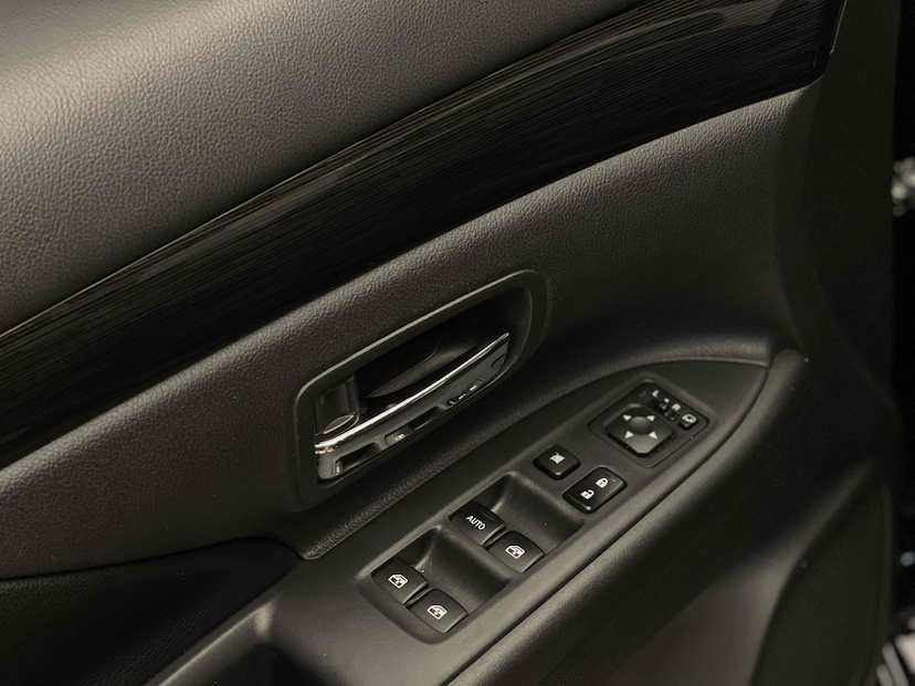Foto do veículo MITSUBISHI OUTLANDER 2.0 COMFORT 16V GASOLINA 4P AUTOMÁTICO 2018 29.418 KM 118.900,00