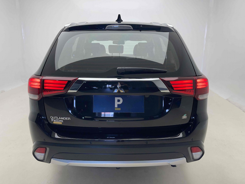 Foto do veículo MITSUBISHI OUTLANDER 2.0 COMFORT 16V GASOLINA 4P AUTOMÁTICO 2018 29.418 KM 118.900,00