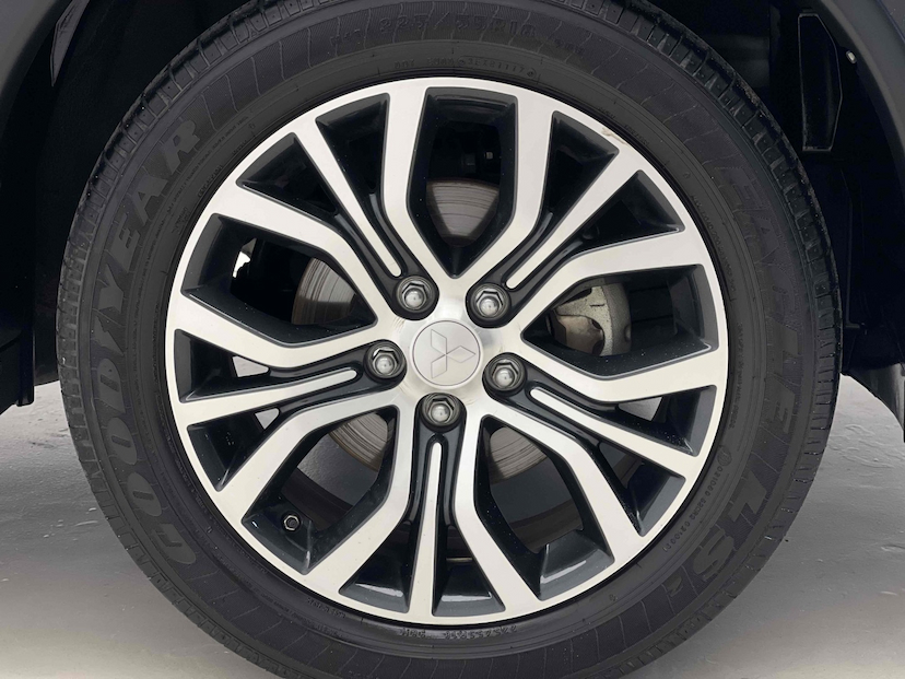 Foto do veículo MITSUBISHI OUTLANDER 2.0 COMFORT 16V GASOLINA 4P AUTOMÁTICO 2018 29.418 KM 118.900,00