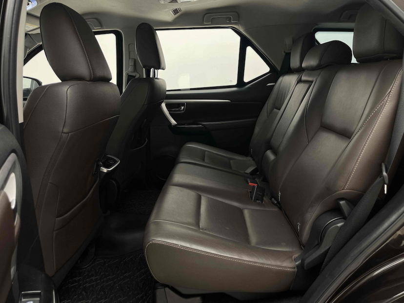 Foto do veículo TOYOTA HILUX SW4 4.0 SRX 4X4 7 LUGARES V6 24V GASOLINA 4P AUTOMÁTICO 2016 88.937 KM 201.900,00