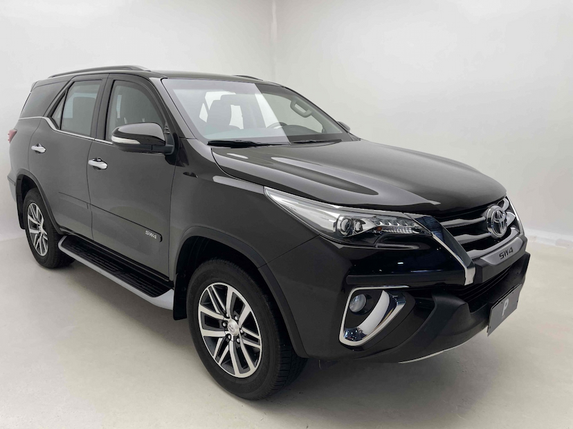 Foto do veículo TOYOTA HILUX SW4 4.0 SRX 4X4 7 LUGARES V6 24V GASOLINA 4P AUTOMÁTICO 2016 88.937 KM 201.900,00
