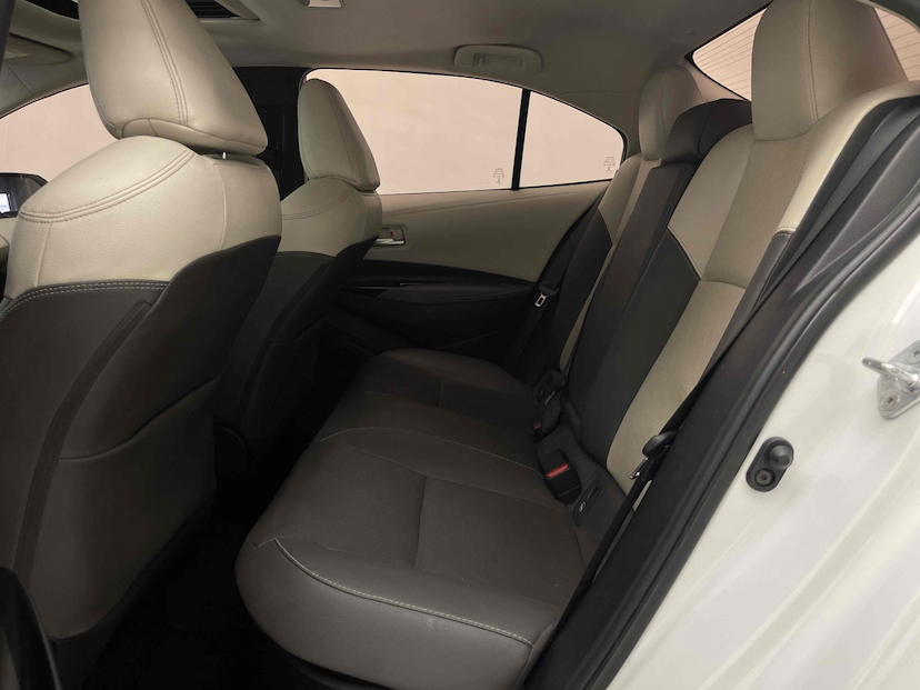 Foto do veículo TOYOTA COROLLA 1.8 VVT-I HYBRID FLEX ALTIS PREMIUM CVT 2022 48.049 KM 147.900,00