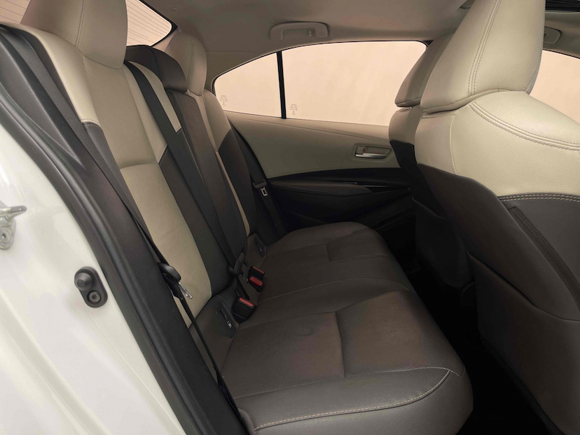 Foto do veículo TOYOTA COROLLA 1.8 VVT-I HYBRID FLEX ALTIS PREMIUM CVT 2022 48.049 KM 147.900,00