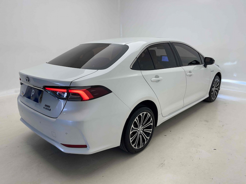 Foto do veículo TOYOTA COROLLA 1.8 VVT-I HYBRID FLEX ALTIS PREMIUM CVT 2022 48.049 KM 147.900,00