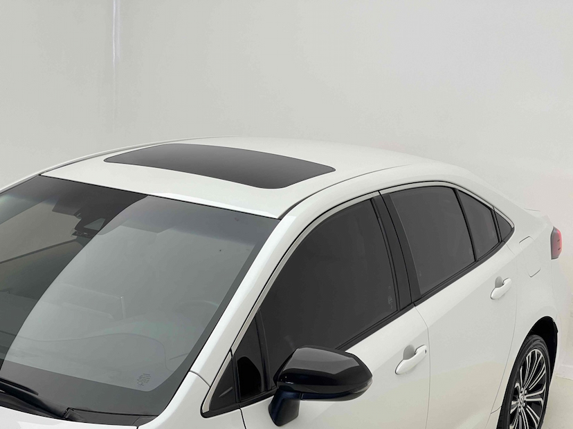 Foto do veículo TOYOTA COROLLA 1.8 VVT-I HYBRID FLEX ALTIS PREMIUM CVT 2022 48.049 KM 147.900,00