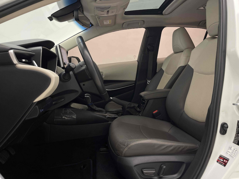 Foto do veículo TOYOTA COROLLA 1.8 VVT-I HYBRID FLEX ALTIS PREMIUM CVT 2022 48.049 KM 147.900,00