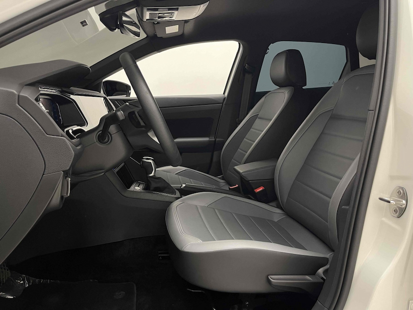 Foto do veículo VOLKSWAGEN NIVUS 1.0 200 TSI TOTAL FLEX HIGHLINE AUTOMÁTICO 2024 5.362 KM 129.900,00