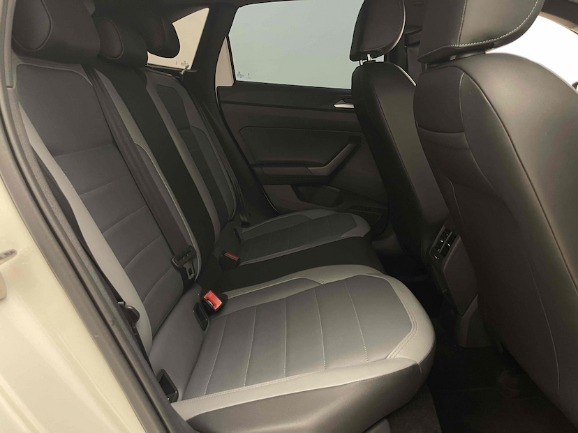 Foto do veículo VOLKSWAGEN NIVUS 1.0 200 TSI TOTAL FLEX HIGHLINE AUTOMÁTICO 2024 5.362 KM 129.900,00