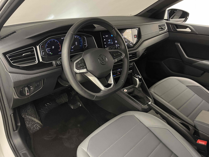 Foto do veículo VOLKSWAGEN NIVUS 1.0 200 TSI TOTAL FLEX HIGHLINE AUTOMÁTICO 2024 5.362 KM 129.900,00