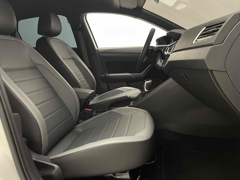 Foto do veículo VOLKSWAGEN NIVUS 1.0 200 TSI TOTAL FLEX HIGHLINE AUTOMÁTICO 2024 5.362 KM 129.900,00