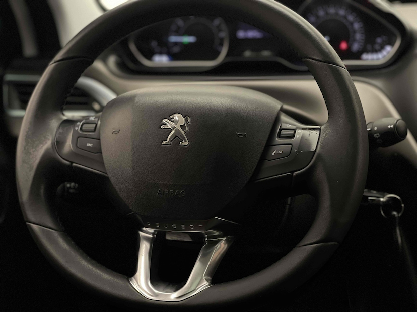 Foto do veículo PEUGEOT 2008 1.6 16V FLEX GRIFFE 4P AUTOMÁTICO 2018 51.825 KM 69.900,00