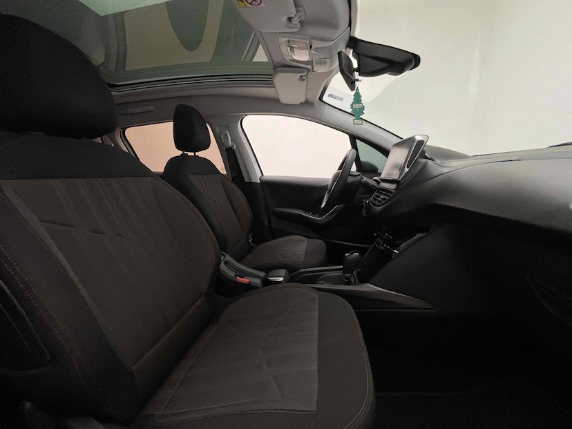 Foto do veículo PEUGEOT 2008 1.6 16V FLEX GRIFFE 4P AUTOMÁTICO 2018 51.825 KM 69.900,00