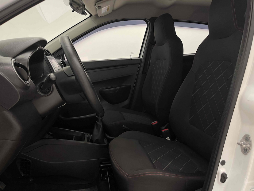 Foto do veículo RENAULT KWID 1.0 12V SCE FLEX ZEN MANUAL 2021 39.587 KM 44.900,00