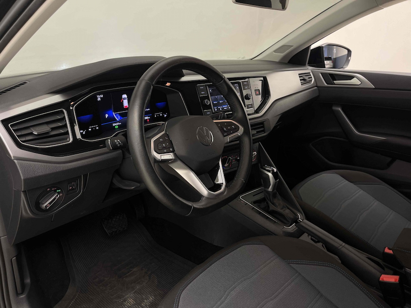 Foto do veículo VOLKSWAGEN NIVUS 1.0 200 TSI TOTAL FLEX COMFORTLINE AUTOMÁTICO 2023 34.420 KM 100.900,00