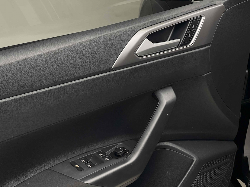 Foto do veículo VOLKSWAGEN NIVUS 1.0 200 TSI TOTAL FLEX COMFORTLINE AUTOMÁTICO 2023 34.420 KM 100.900,00