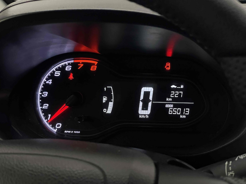 Foto do veículo CHEVROLET ONIX 1.0 MPFI LT 8V FLEX 4P MANUAL 2019 65.013 KM 54.900,00