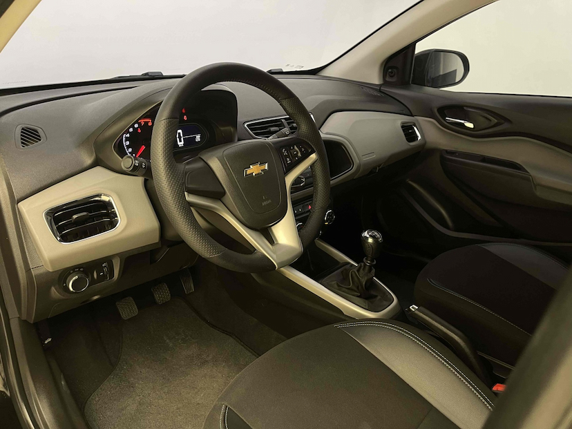Foto do veículo CHEVROLET ONIX 1.0 MPFI LT 8V FLEX 4P MANUAL 2019 65.013 KM 54.900,00