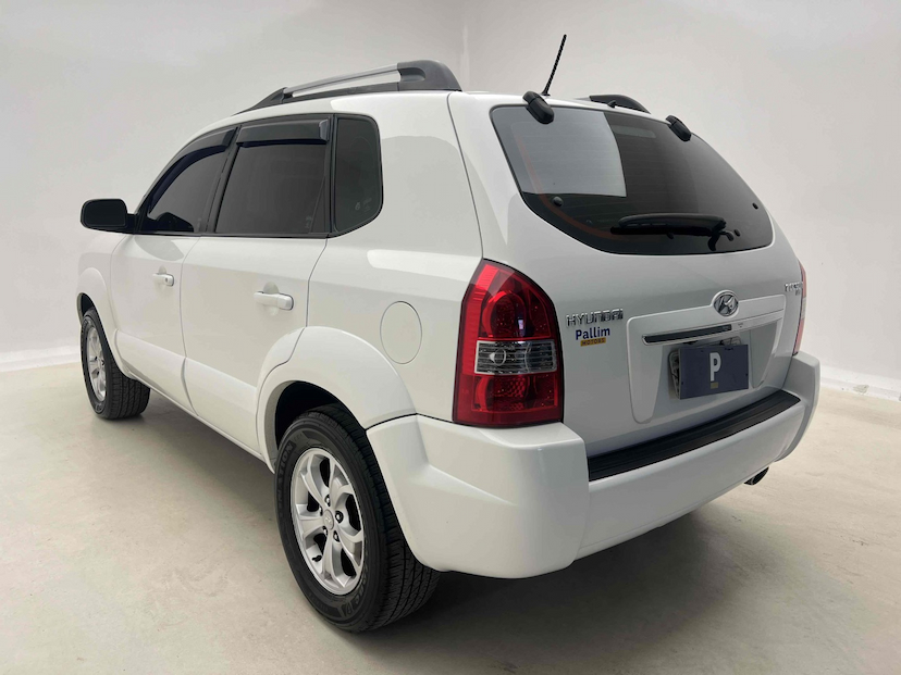 Foto do veículo HYUNDAI TUCSON 2.0 MPFI GLS 16V 143CV 2WD FLEX 4P AUTOMÁTICO 2016 101.723 KM 57.900,00