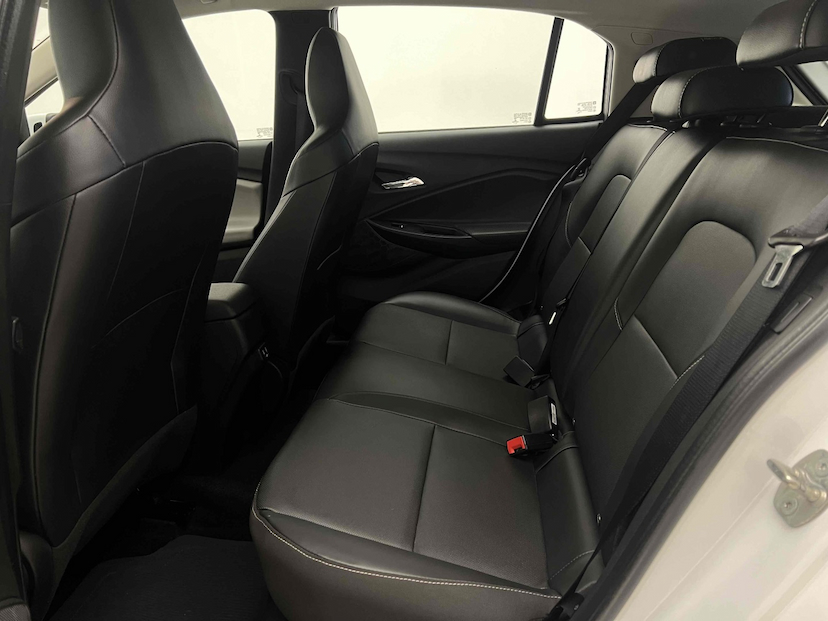 Foto do veículo CHEVROLET ONIX 1.0 TURBO FLEX PREMIER AUTOMÁTICO 2023 21.702 KM 92.900,00