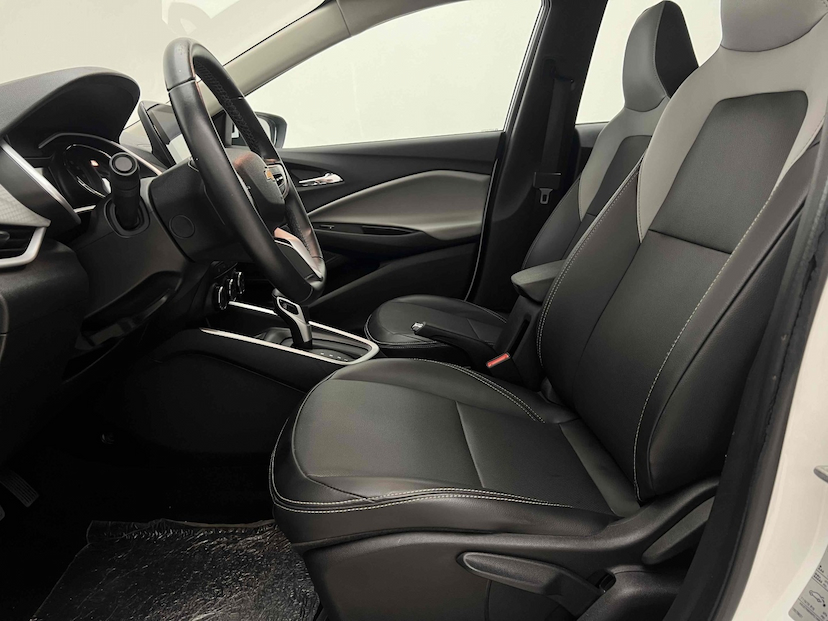 Foto do veículo CHEVROLET ONIX 1.0 TURBO FLEX PREMIER AUTOMÁTICO 2023 21.702 KM 92.900,00