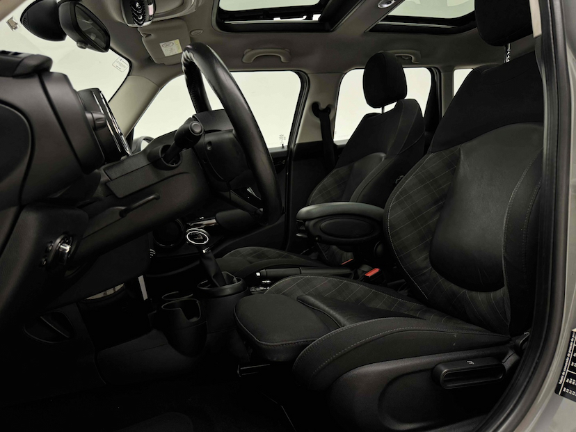 Foto do veículo MINI COOPER 2.0 S EXCLUSIVE 16V TURBO GASOLINA 4P AUTOMÁTICO 2017 61.105 KM 112.900,00