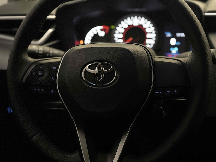 Foto do veículo TOYOTA COROLLA 2.0 VVT-IE FLEX GLI DIRECT SHIFT 2022 48.268 KM 111.900,00