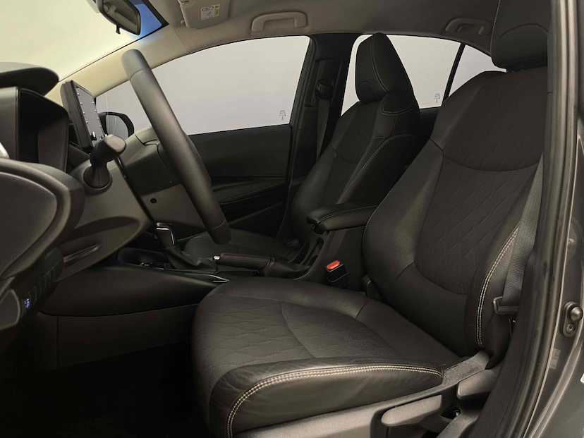Foto do veículo TOYOTA COROLLA 2.0 VVT-IE FLEX GLI DIRECT SHIFT 2022 48.268 KM 111.900,00