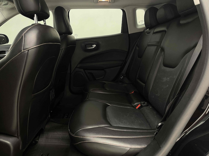 Foto do veículo JEEP COMPASS 2.0 16V DIESEL LONGITUDE 4X4 AUTOMÁTICO 2020 58.259 KM 122.900,00