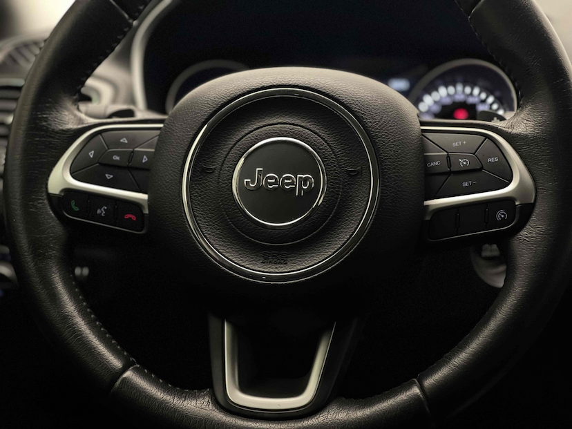 Foto do veículo JEEP COMPASS 2.0 16V DIESEL LONGITUDE 4X4 AUTOMÁTICO 2020 58.259 KM 122.900,00