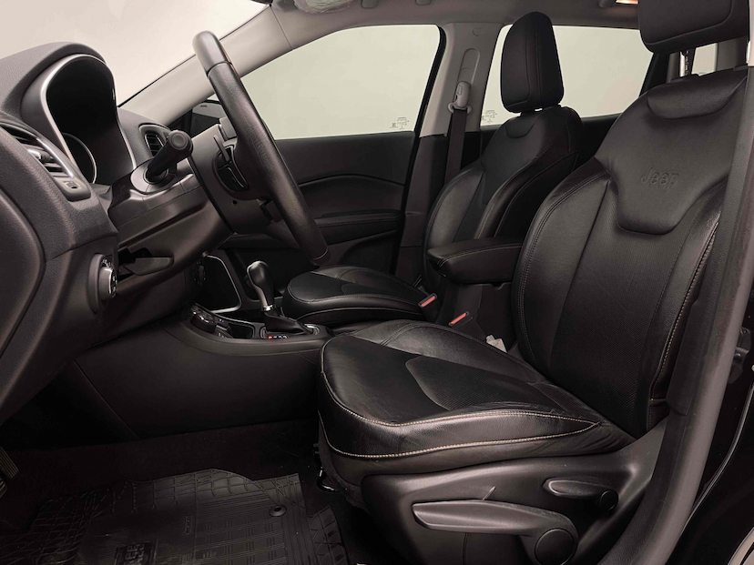 Foto do veículo JEEP COMPASS 2.0 16V DIESEL LONGITUDE 4X4 AUTOMÁTICO 2020 58.259 KM 122.900,00