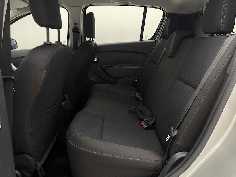 Foto do veículo RENAULT SANDERO 1.6 DYNAMIQUE 8V FLEX 4P MANUAL 2016 86.201 KM 41.900,00