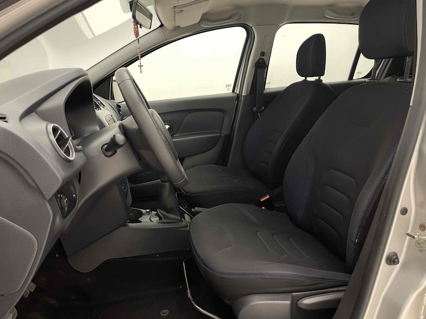 Foto do veículo RENAULT SANDERO 1.6 DYNAMIQUE 8V FLEX 4P MANUAL 2016 86.201 KM 41.900,00