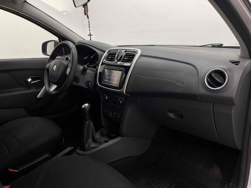 Foto do veículo RENAULT SANDERO 1.6 DYNAMIQUE 8V FLEX 4P MANUAL 2016 86.201 KM 41.900,00