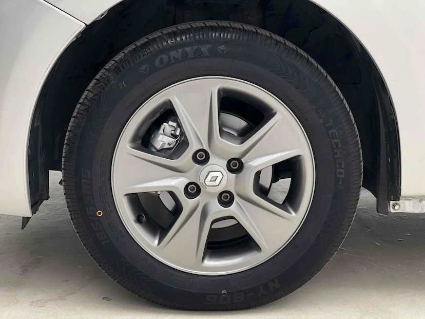 Foto do veículo RENAULT SANDERO 1.6 DYNAMIQUE 8V FLEX 4P MANUAL 2016 86.201 KM 41.900,00