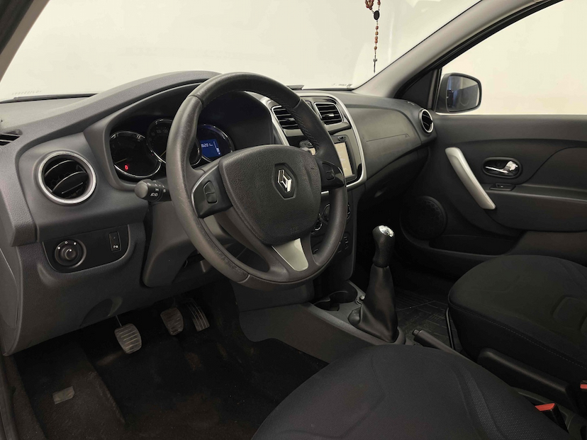 Foto do veículo RENAULT SANDERO 1.6 DYNAMIQUE 8V FLEX 4P MANUAL 2016 86.201 KM 41.900,00