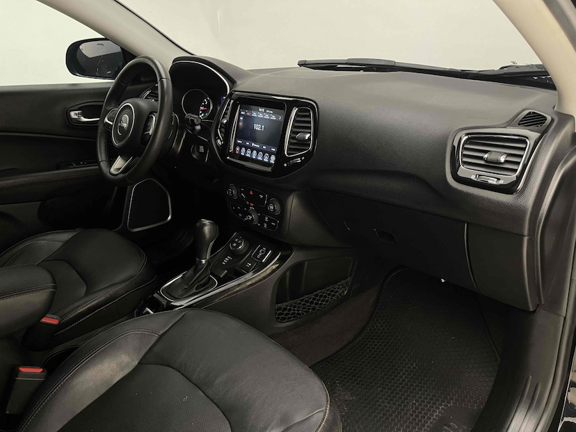 Foto do veículo JEEP COMPASS 2.0 16V DIESEL LIMITED 4X4 AUTOMÁTICO 2018 62.924 KM 118.900,00