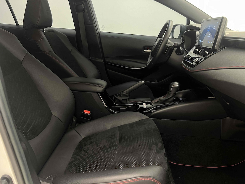 Foto do veículo TOYOTA COROLLA 2.0 VVT-IE FLEX GR-S DIRECT SHIFT 2023 15.097 KM 147.900,00