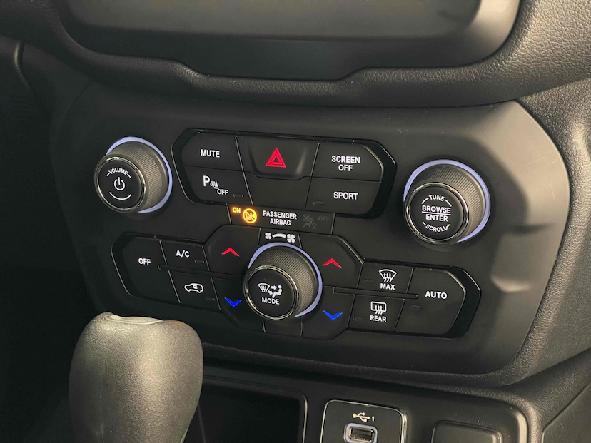 Foto do veículo JEEP RENEGADE 1.8 16V FLEX SPORT 4P AUTOMÁTICO 2021 60.443 KM 76.900,00