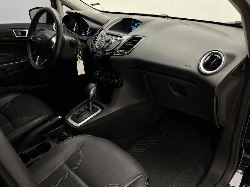 Foto do veículo FORD FIESTA 1.6 TITANIUM HATCH 16V FLEX 4P POWERSHIFT 2015 104.640 KM 44.900,00