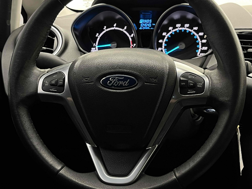 Foto do veículo FORD FIESTA 1.6 TITANIUM HATCH 16V FLEX 4P POWERSHIFT 2015 104.640 KM 44.900,00