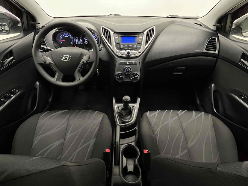Foto do veículo HYUNDAI HB20 1.0 COMFORT 12V FLEX 4P MANUAL 2014 76.211 KM 39.900,00