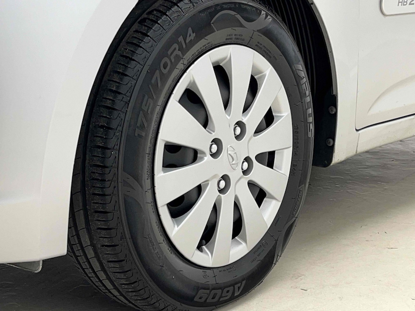 Foto do veículo HYUNDAI HB20 1.0 COMFORT 12V FLEX 4P MANUAL 2014 76.211 KM 39.900,00
