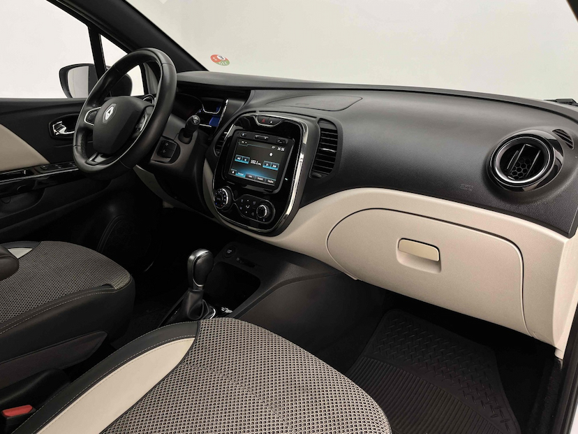 Foto do veículo RENAULT CAPTUR 1.6 16V SCE FLEX INTENSE X-TRONIC 2020 64.837 KM 80.900,00