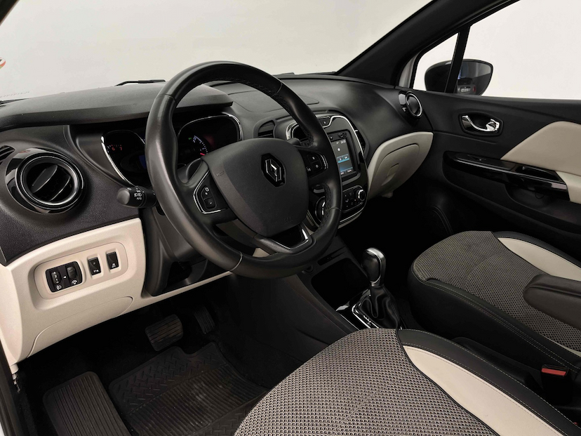 Foto do veículo RENAULT CAPTUR 1.6 16V SCE FLEX INTENSE X-TRONIC 2020 64.837 KM 80.900,00