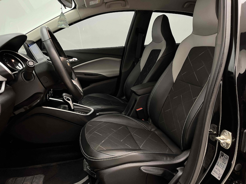 Foto do veículo CHEVROLET ONIX 1.0 TURBO FLEX PLUS PREMIER AUTOMÁTICO 2022 37.445 KM 84.900,00