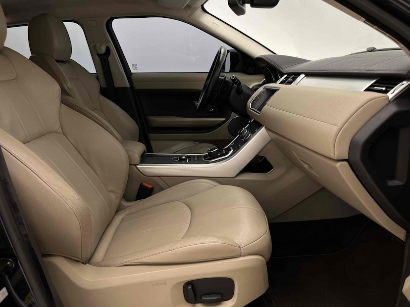 Foto do veículo LAND ROVER RANGE ROVER EVOQUE 2.0 SE 4WD 16V GASOLINA 4P AUTOMÁTICO 2018 48.659 KM 127.900,00